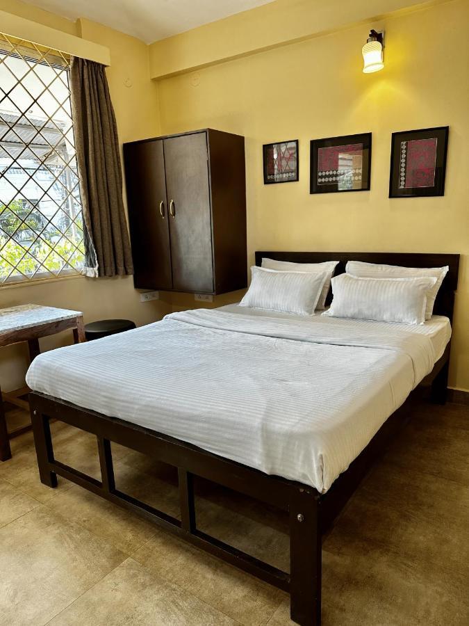 Hotel White Season Calangute Bagian luar foto