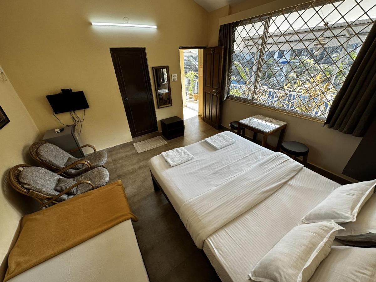 Hotel White Season Calangute Bagian luar foto