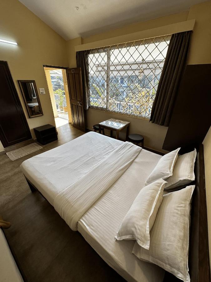 Hotel White Season Calangute Bagian luar foto