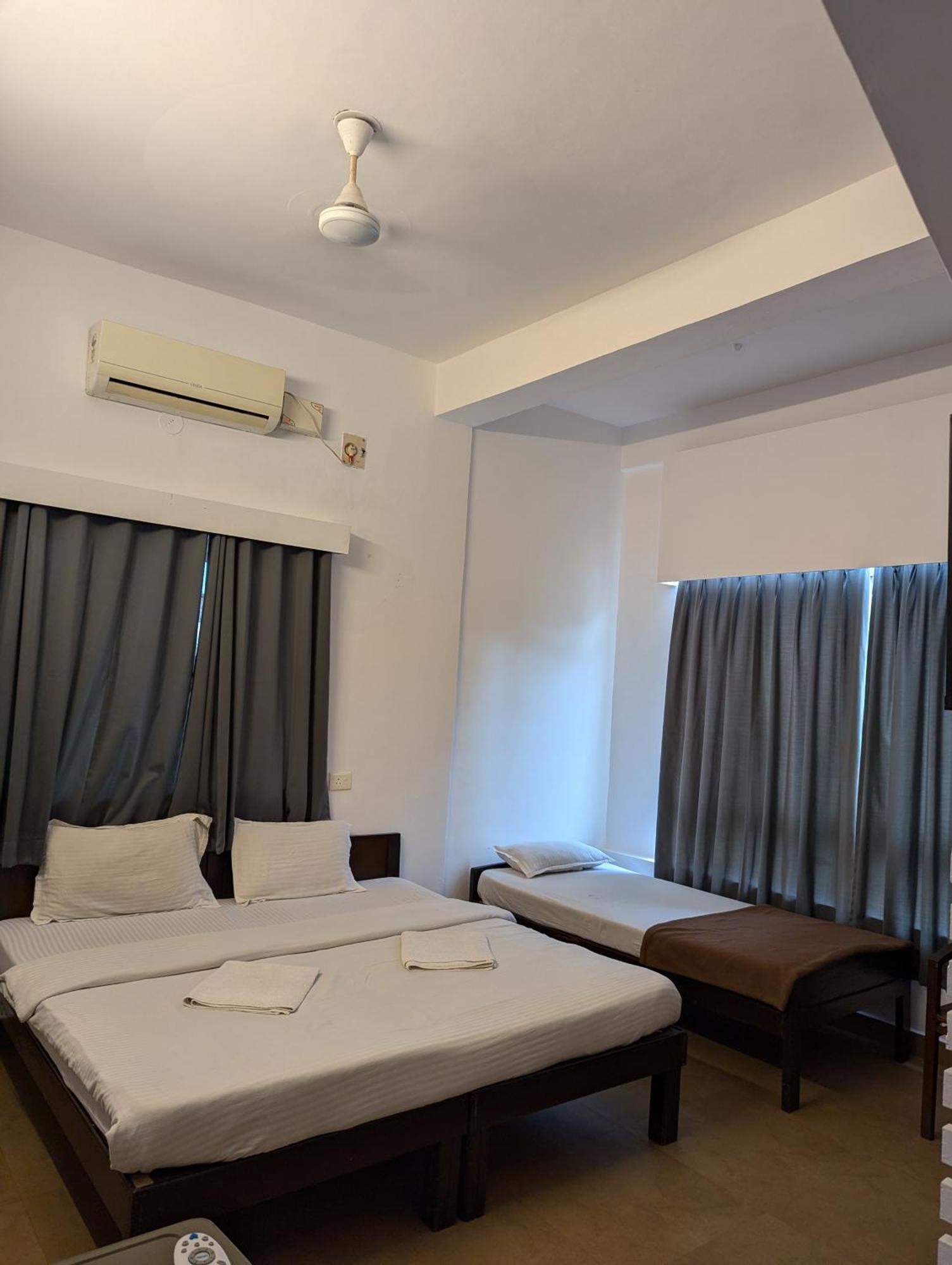Hotel White Season Calangute Bagian luar foto